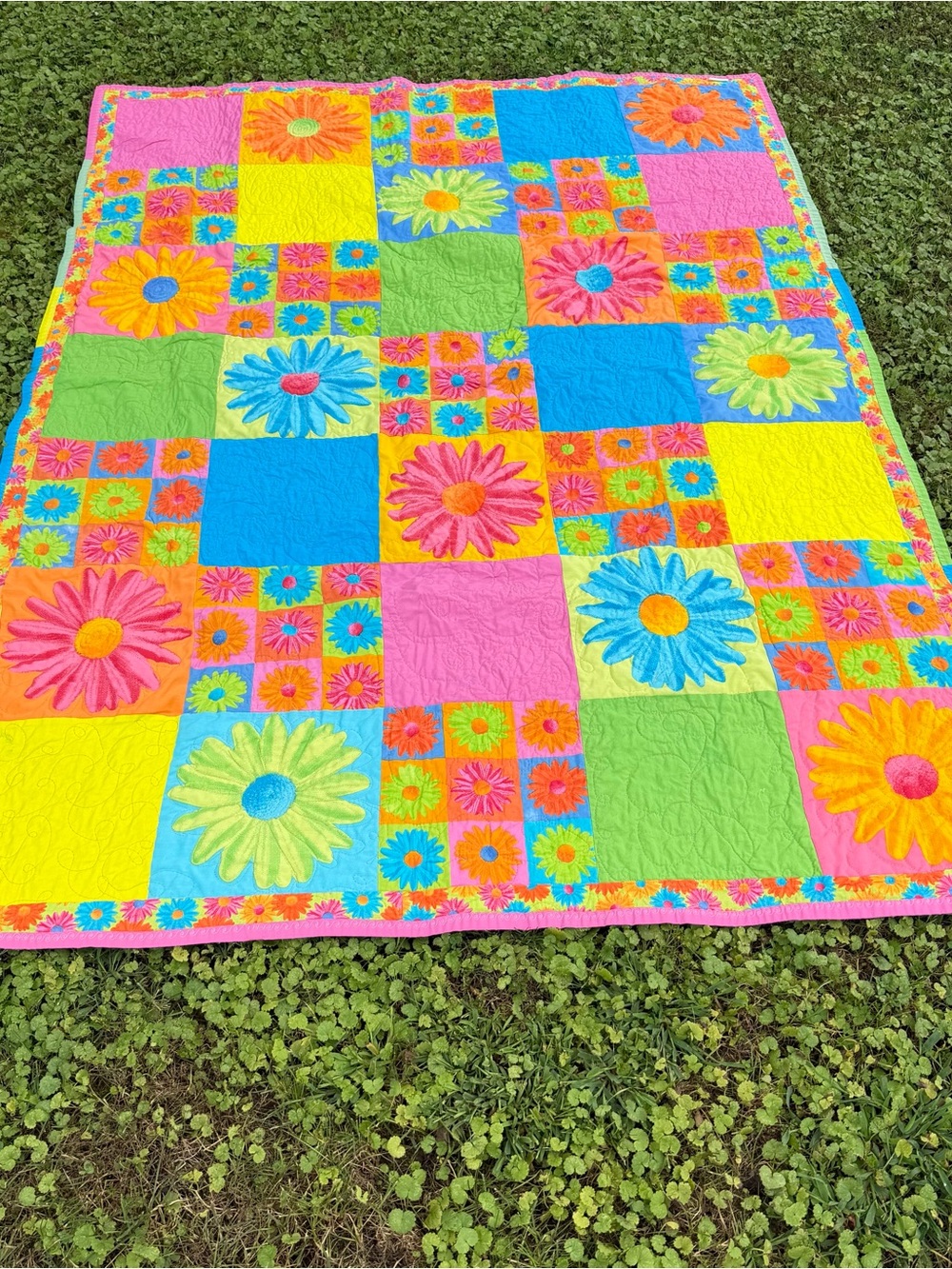Bright Multi Daisy Patchwork Quilt - Vibrant Floral Bedding